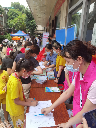 图：多家单位参与主题宣传活动.jpg