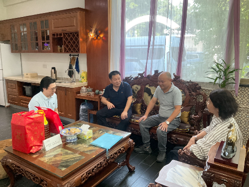 慰问退役军人.jpg