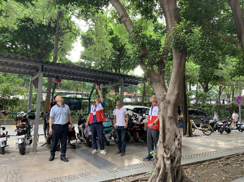 9月1日，花地街道迅速开展汛期安全隐患巡查，挂点领导、挂点科室负责人下沉社区，联合社区居委会开展排查工作，筑牢防台防汛安全网B.png