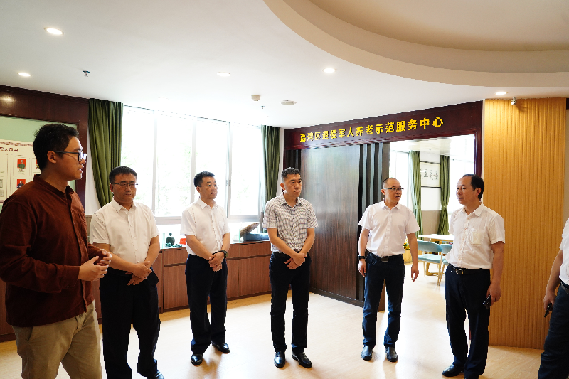 呼和浩特市调研组一行参观威廉希尔中国
退役军人养老示范服务中心.JPG