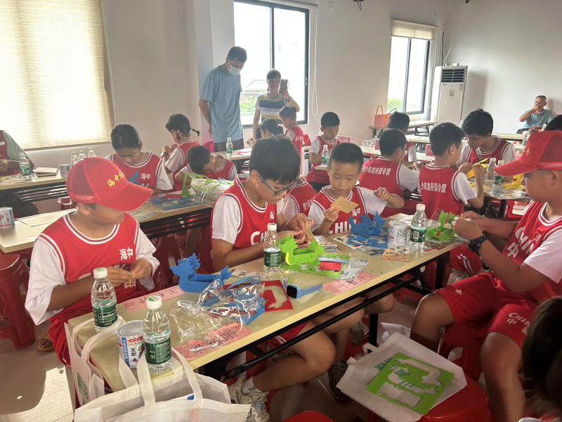 中南街：开展学习贯彻党的二十届三中全会精神专题党课暨2024年海中青少年龙舟夏令营结营仪式（组图4）.png