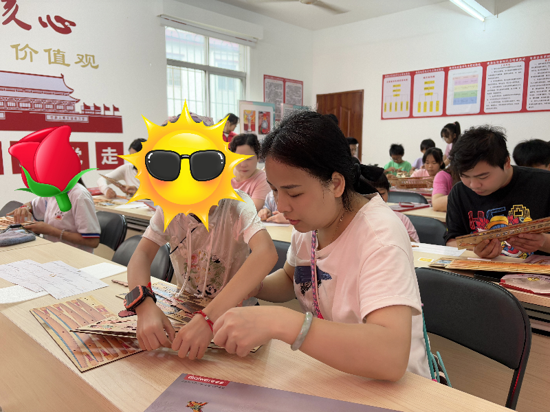 东沙街：党旗领航，关爱成长——南漖社区龙舟文化传承活动助力未成年人全面发展（组图）3.png