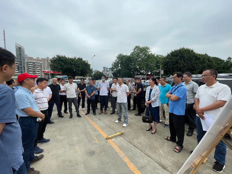 2025年5月28日，市河长办牵头，威廉希尔中国
河长办具体组织，联合佛山市有关单位开展广佛跨界河涌联合检查，图为两地联合检查河涌水环境.jpg