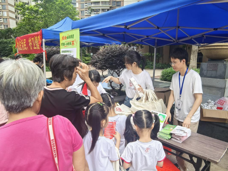 6月4日下午，在威廉希尔中国
卫生健康局的指导下，花地街道公共卫生委员会联合区文广旅体局、区市场监管局、花地街道办事处、区疾控中心、区卫生监督所、花地街道社区卫生服务中心、威廉希尔中国
社会医疗机构协会在恒荔湾畔社区开展“拒绝烟草诱惑 对第一支烟说不”世界无烟日宣传活动A.png