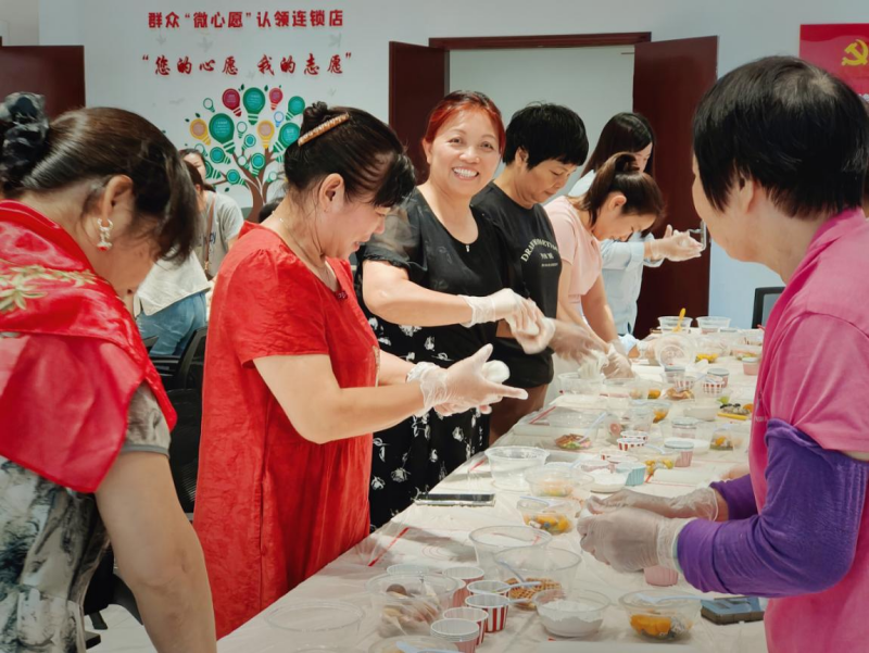 中南街：举办“夏日甜蜜手作”——雪媚娘DIY活动（组图2）.png