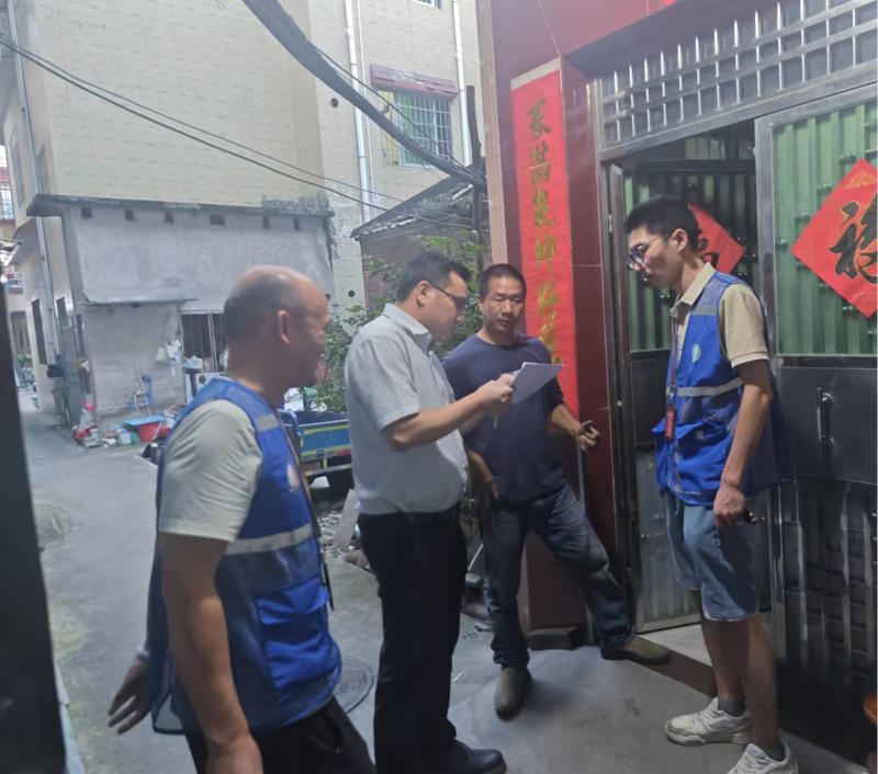 中南街：区委政法委社会治安综合治理指挥中心督导中南街道实有人屋数据摸排（组图1）.png